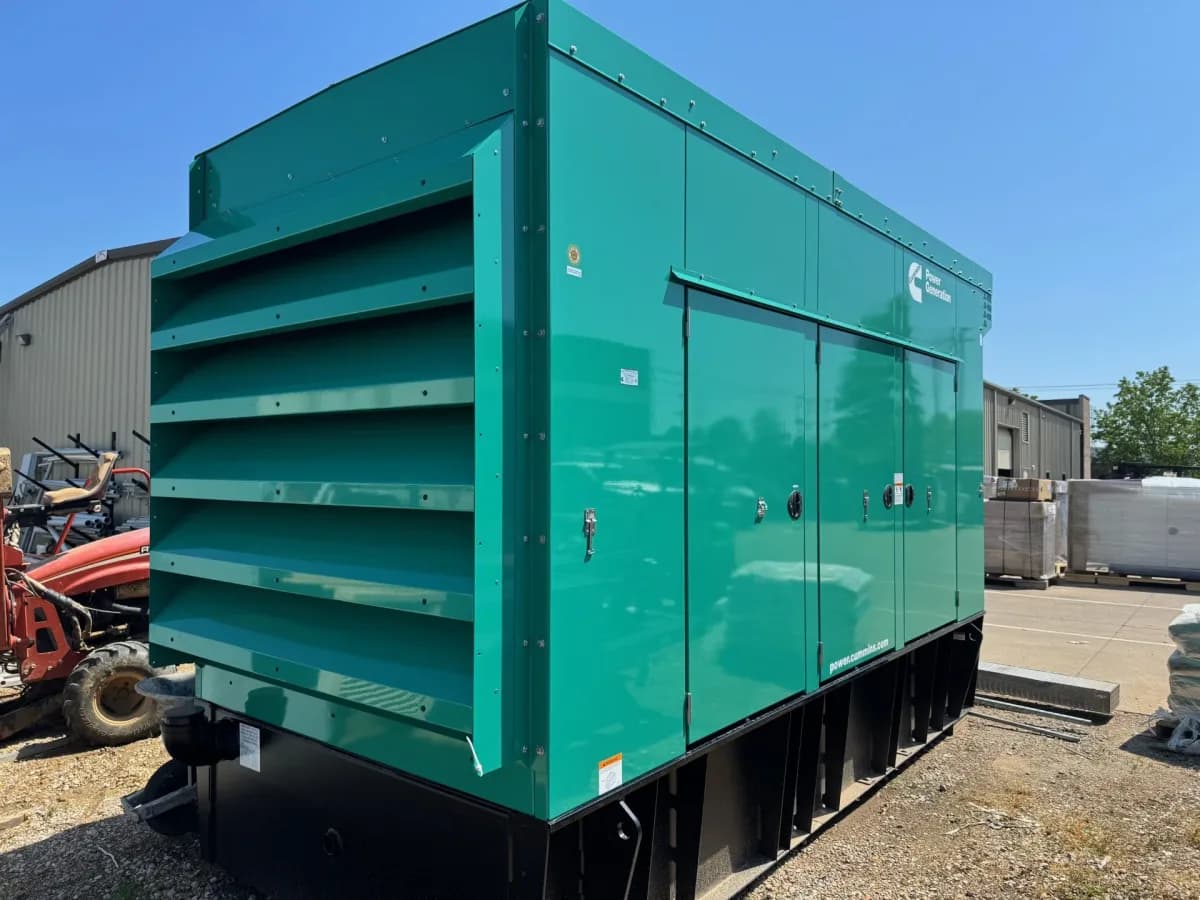 Cummins Cummins C500 N6 500 kW liquid-cooled standby generator