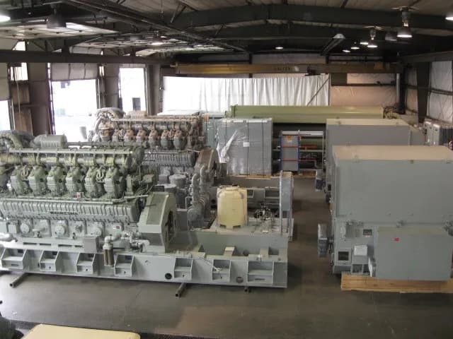 Waukesha Waukesha F3524GSI 626 kW liquid-cooled standby generator