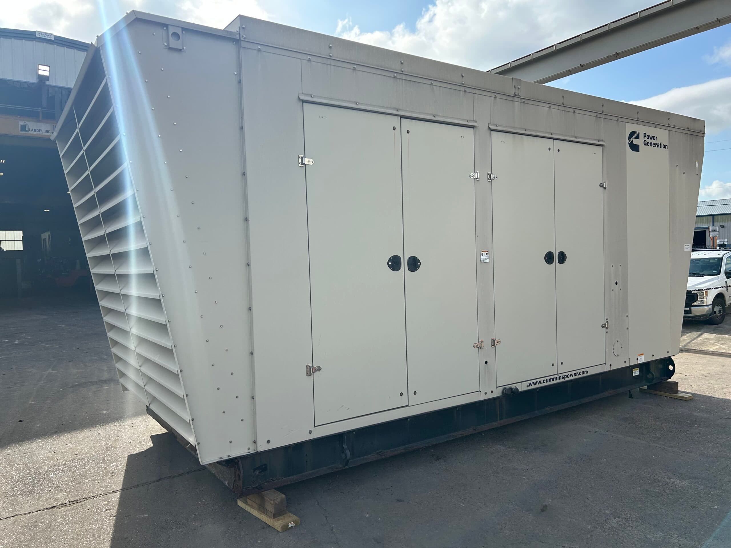 Low Hour Cummins QST30-G5 NR2 1000KW Tier 2 Diesel Generator Set - Depco Power Systems - view 4